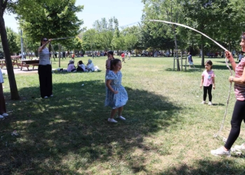 Uzmanlar çocuklar için yaz risklerine dikkat çekti