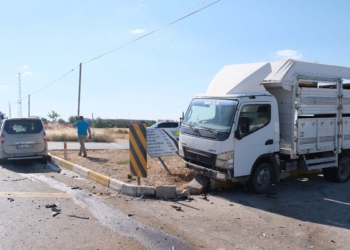 Karaman-Konya kara yolunda iki araç çarpıştı: 1 yaralı