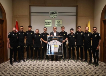 Altay, şampiyon bisikletçileri ağırladı