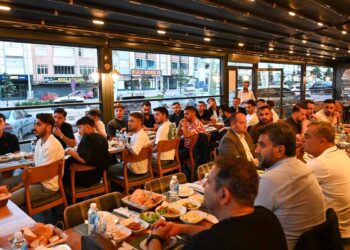 Canpolat, Kulu Belediyespor futbolcularıyla buluştu