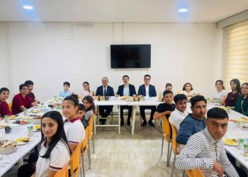 Cihanbeyli Kaymakamı Fatih Uzun, dereceye giren öğrencilerle bir araya geldi
