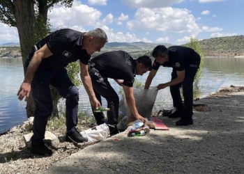 Dalgıç polislerden Altınapa’da örnek çevre duyarlılığı
