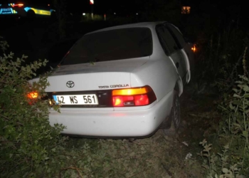 Beyşehir’de otomobil yoldan çıktı: 3 yaralı