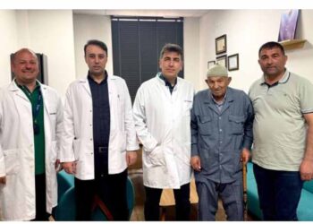 NEÜ’de Prof. Dr. Sinan Demircioğlu ve ekibinden tıp dünyasına örnek vaka: 84 yaşındaki hastaya kök hücre nakli