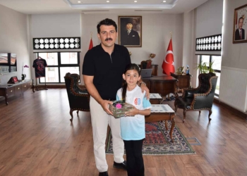 Karapınarlı Türkiye birincisi öğrencilerden Kaymakam Öztürk’e ziyaret