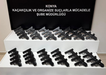 Akşehir’de araçta 65 ruhsatsız tabanca ele geçirildi