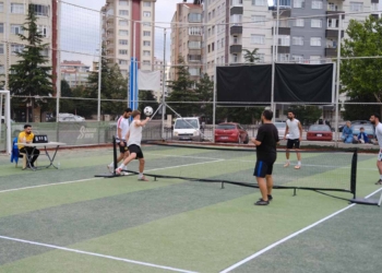 Konya Büyükşehir Belediyesi Ayak Tenisi Turnuvası düzenliyor