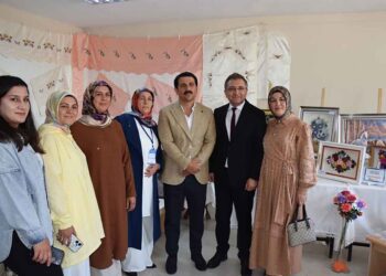Karapınar’da Hayat Boyu Öğrenme Haftası sergisi açıldı