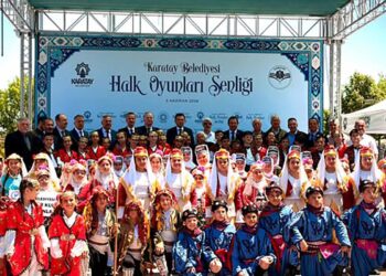 Karatay’da halk oyunları şenliği ilgiyle izlendi