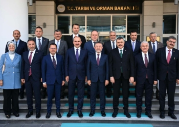 Konya heyeti Ankara’da bakanlarla projeleri görüştü
