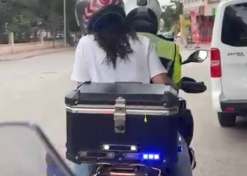 Konya’da YKS heyecanı: Okulu karıştıran öğrenciler sınava polisle yetişti