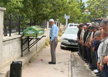 Konya’da eşi tarafından vurulan kadın son yolculuğuna uğurlandı