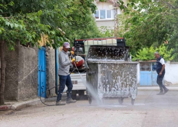Meram’da konteyner temizliği yaz mesaisine geçti