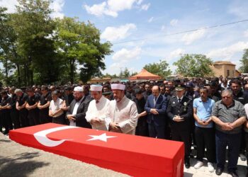 Şehit itfaiyeci Mehmet Tekeli, Sarayönü’nde son yolculuğuna uğurlandı