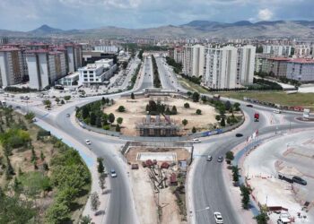 Stadyum-Şehir Hastanesi Tramvay Hattı’nda üst geçit çalışması sürüyor