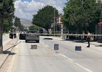 Konya’da yolun karşısına geçen genç kadın hayatını kaybetti
