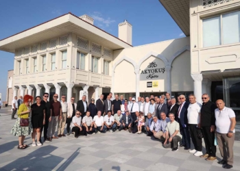 Altay İzmirli STK başkanları ve gazetecilerle Konya’da buluştu
