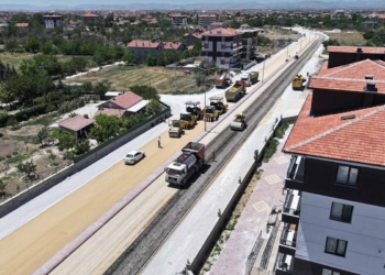 Karatay’da ulaşımı rahatlatacak yol yatırımları sürüyor