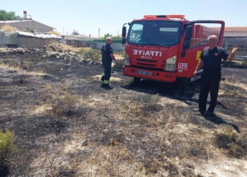 Karapınar’da alevler evlere ulaşmadan durduruldu