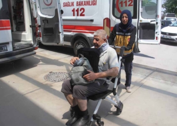 Beyşehir’de otomobil şarampole uçtu : 5 kişi yaralandı