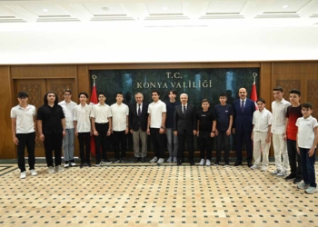 LGS Türkiye birincisi Konyalı öğrenciler ödüllendirildi