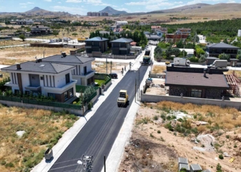 Selçuklu’da asfalt mesaisi aralıksız sürüyor