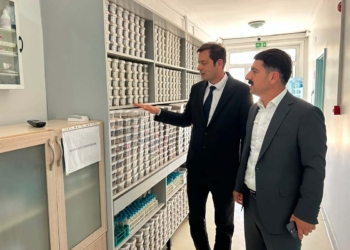 Karapınar Kaymakamı Şenol Öztürk araştırma enstitüsünde incelemelerde bulundu