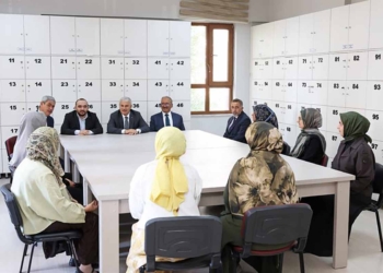 Akın, TÜGVA Yaz Okulu ve Özel Genç KOMEK öğrencileriyle bir araya geldi