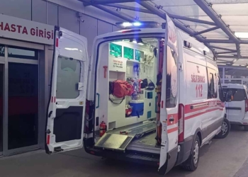 Beyşehir’de motosiklet devrildi: 2 yaralı