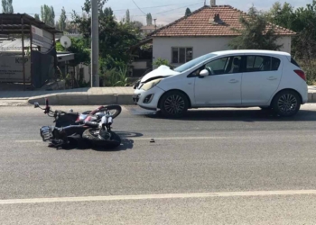 Ereğli’de otomobil motosiklete arkadan çarptı: 1 ağır yaralı