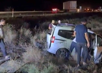 Ereğli’de tali yoldan çıkan kamyonet tıra çarptı: 2 yaralı