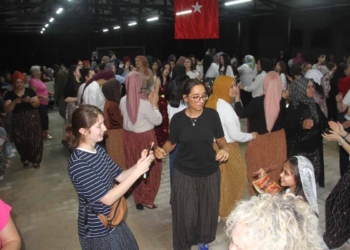 Hüyük’te unutulmaya yüz tutan Şalvar Gecesi yeniden yaşatıldı
