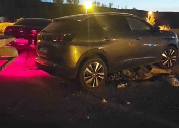 Isparta-Konya yolunda iki otomobil çarpıştı: 10 yaralı