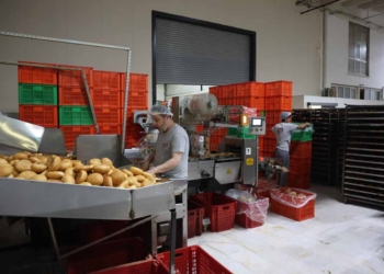 Konya’da ekmek ustalarının 300 derecelik gece mesaisi