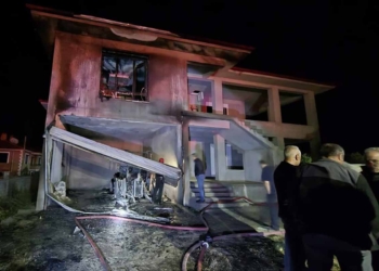Kulu’da ev inşaatında yangın: Traktör kullanılamaz hale geldi