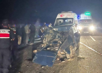 Ilgın’da otomobil traktör römorkuna çarptı: Karı-koca yaşamını yitirdi