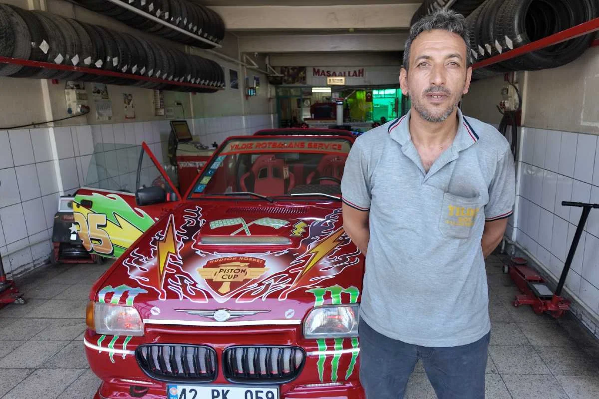 Konya’da çizgi film karakteri gerçeğe dönüştü: Şimşek McQueen yollarda