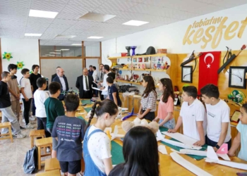 Pekyatırmacı ve Candan, okul dışı öğrenme merkezlerini ziyaret etti