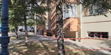 Kulu’da 5,2’lik depremin hasar verdiği apartman tahliye edildi
