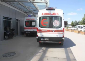 Beyşehir’de seyir halindeki motosiklet devrildi