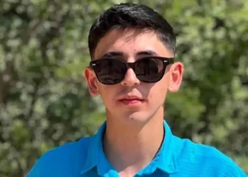 Beyşehir’de kontrolden çıkan otomobil ağaca çarptı: 20 yaşındaki genç öldü