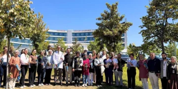 Beyşehir’de sağlık çalışanları görevlerine fidan dikerek başladı