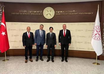 Erdem, Hazine ve Maliye Bakan Yardımcılarıyla bir araya geldi