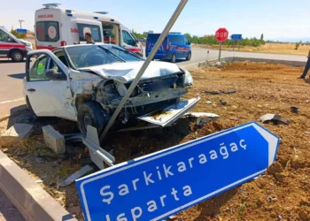 Hüyük’te kavşakta kaza: 7 kişi yaralandı