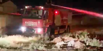 Karapınar’da kuru ot yangını paniğe neden oldu