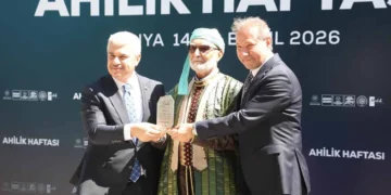 Konya’da 50 yıllık meslek hayatı Türkiye Ahiliği ile ödüllendirildi