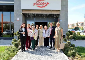 Konya’da Alzheimer hastaları ve yakınları için anlamlı buluşma