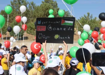 Konya’da çocuklardan Gazze için gökyüzüne anlamlı mesaj