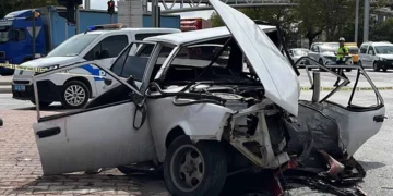 Konya’da feci kaza: İki otomobil çarpıştı, 3’ü ağır 4 yaralı