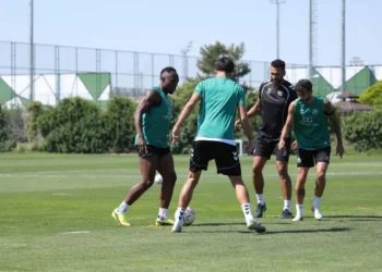 Konyaspor, Erzurumspor deplasmanına hazır